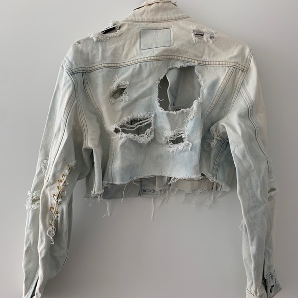 Distressed Levi’s cropped jacket - Picture 2 of 5